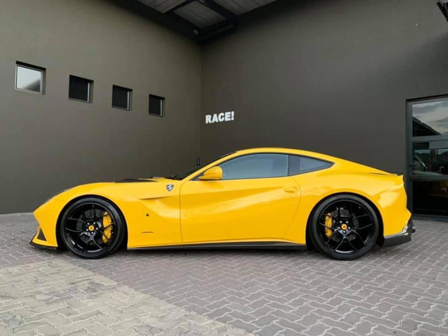  Ferrari F12berlinetta by Novitec Rosso & RACE! 2020 года  (фото 4 из 15)